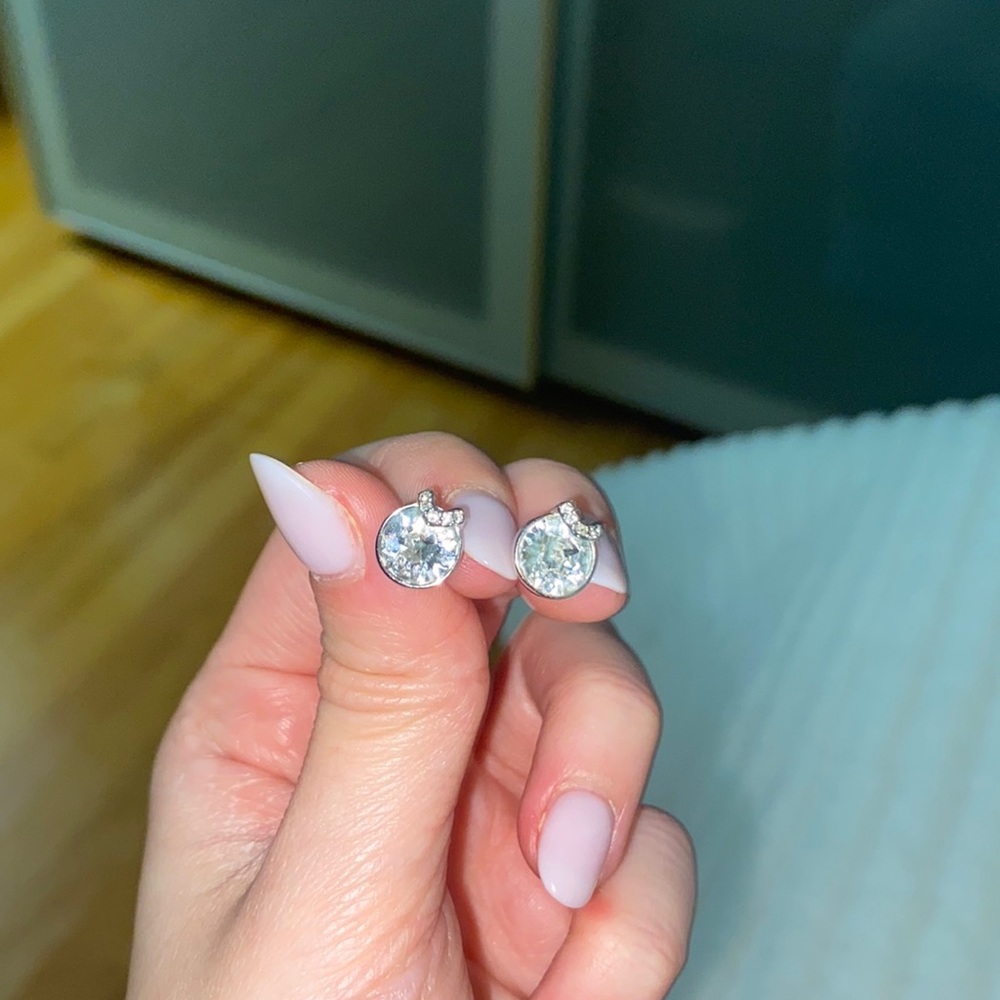 SWAROVSKI! Bella stud earrings